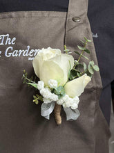 Load image into Gallery viewer, Classic White Boutonniere