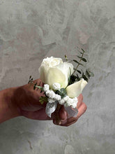 Load image into Gallery viewer, Classic White Boutonniere