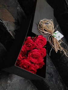 Roses in box (Code: TLGVC001-23)