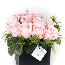 Load image into Gallery viewer, Pink Colombian Roses Vase