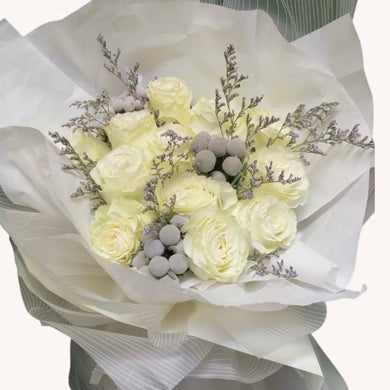 White Ecuador rose bouquet