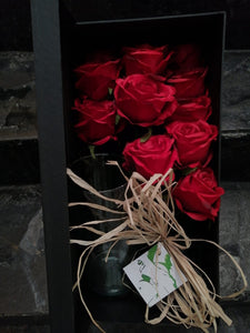Roses in box (Code: TLGVC001-23)