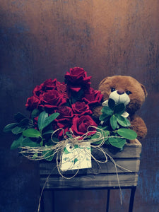 Roses and Teddy Bear in Wooden crate(Code:TLGVC003-23)