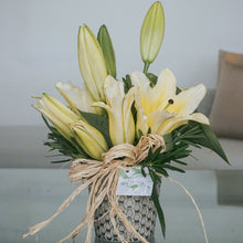 Load image into Gallery viewer, Lilies Vase Arrangement